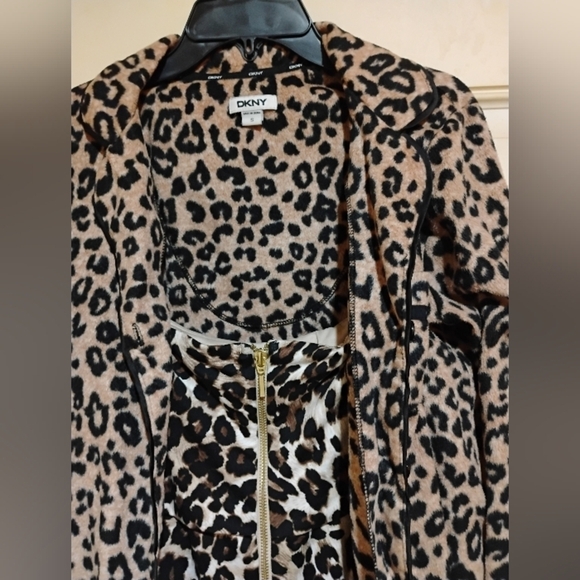 DKNY Size Small Leopard Print Very Soft Sweater and Premier Armor Dress Size 2 - Picture 3 of 16